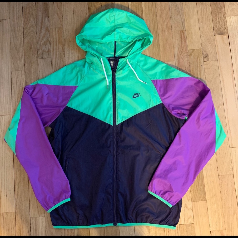 Retro Nike Lightweight Jacket - Medium